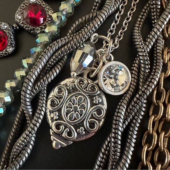 Bling bling 10 Necklaces full of sparkle - Picture 5 of 9